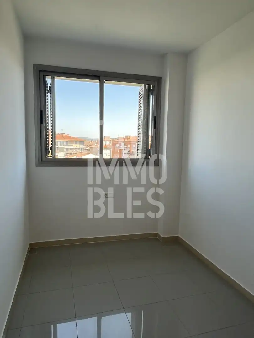 Bedroom of Flat for sale in Girona  with Heating, Terrace and Swimming Pool
