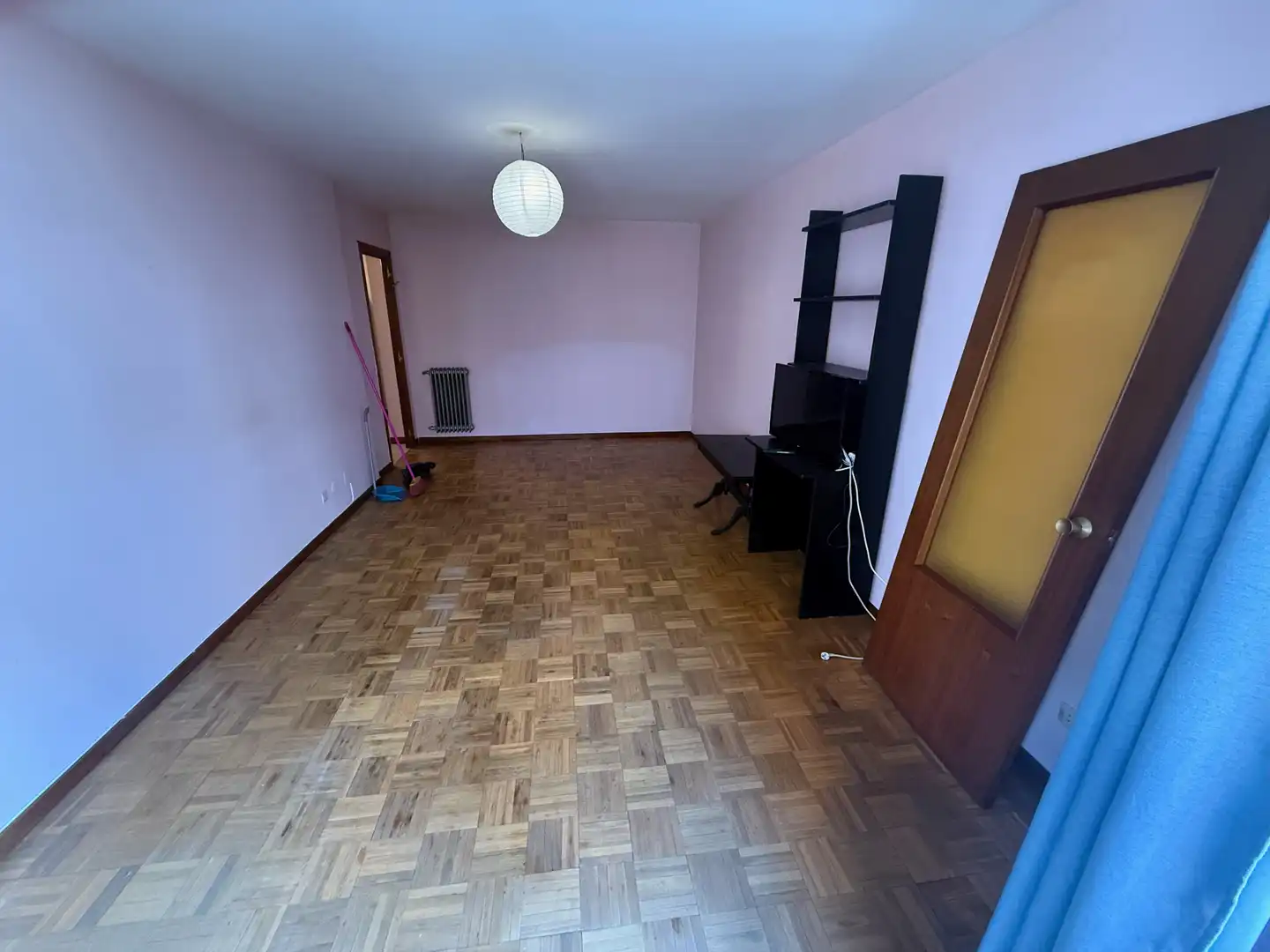 Sala de estar de Piso en venta en León Capital  con Calefacción, Parquet y Terraza