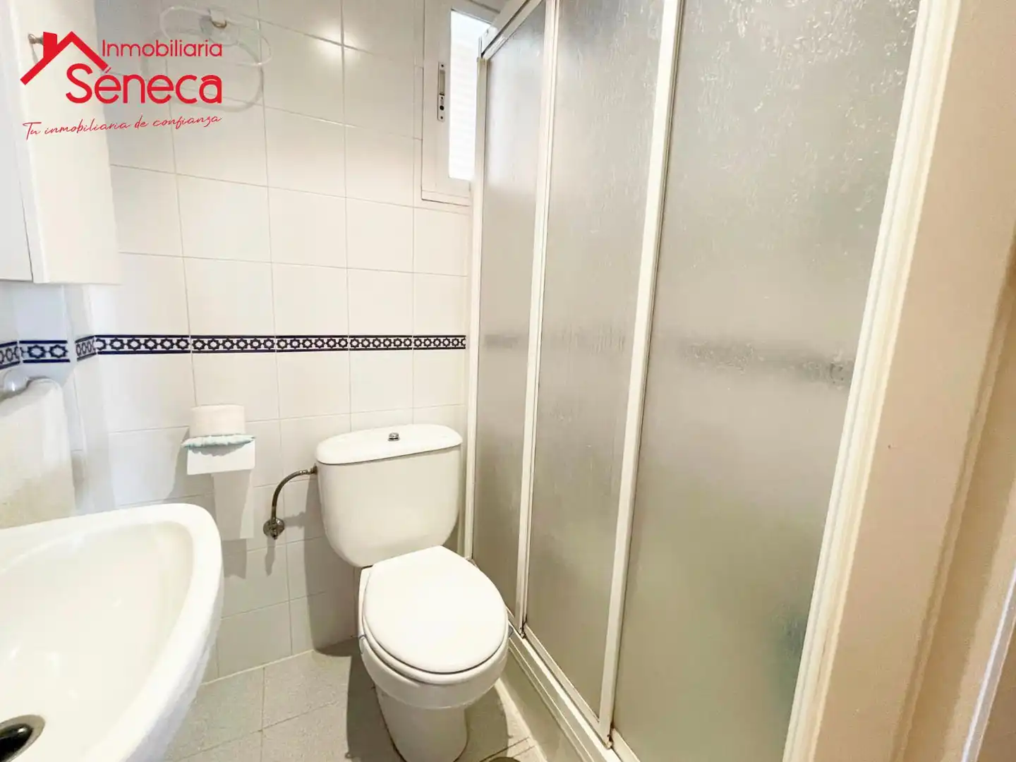 Bathroom of Flat for sale in Córdoba  with Air Conditioner, Heating and Swimming Pool