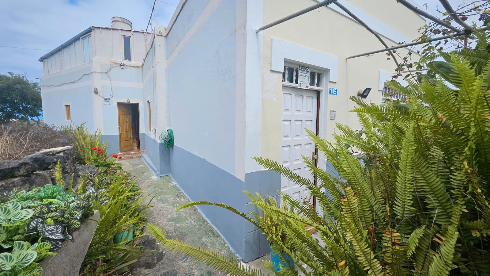 Exterior view of Country house for sale in Moya (Las Palmas)