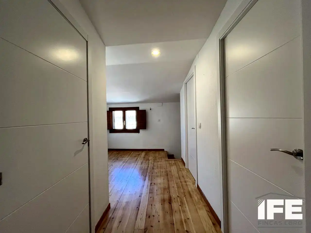 Casa o xalet en venda en Mallén amb Jardí privat, Terrassa i Alarma