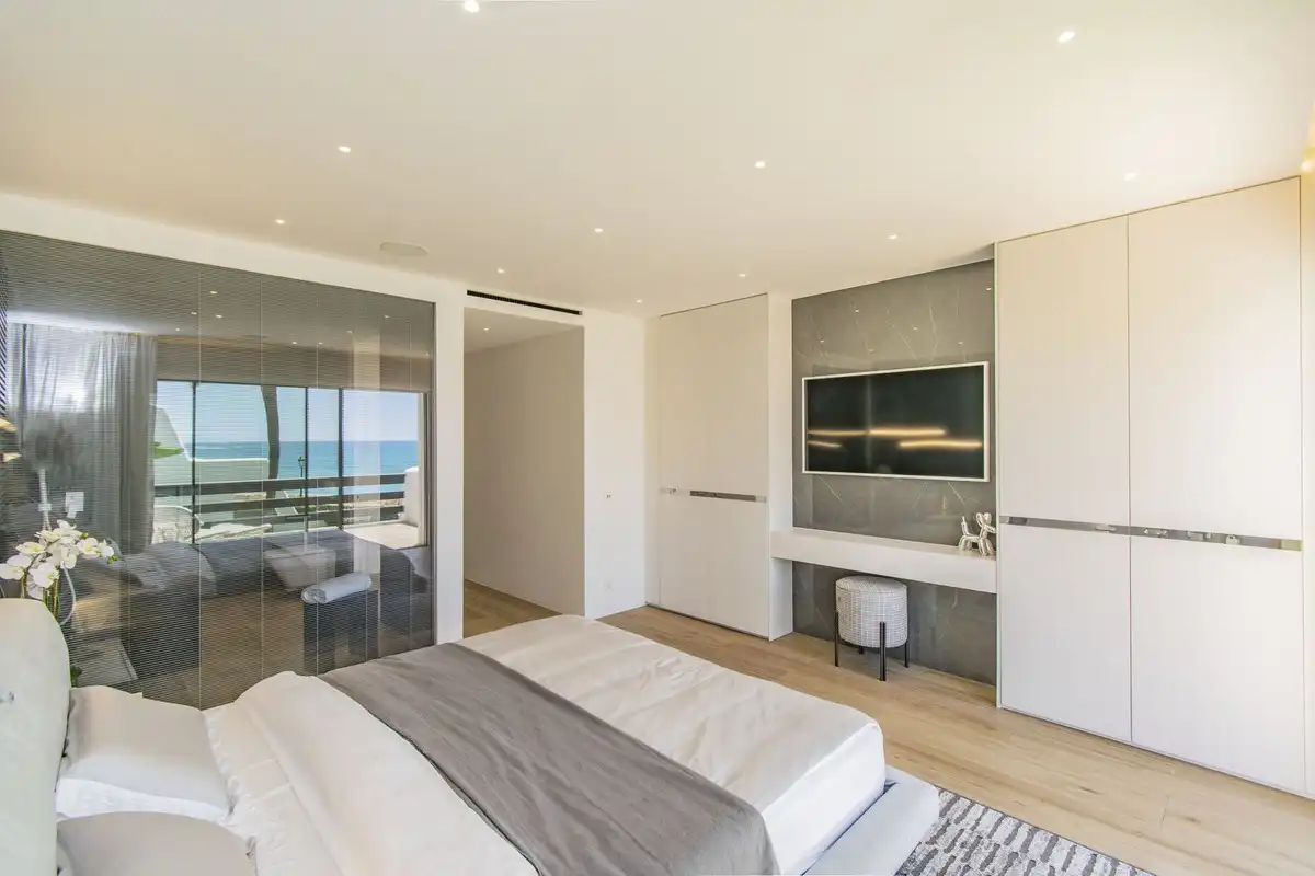 Dormitori de Casa adosada en venda en Marbella amb Aire condicionat, Jardí privat i Terrassa