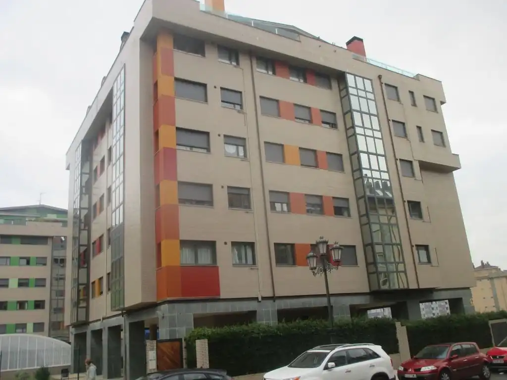 Pis amb terrassa en venda a Calle Santiago de Compostela 14