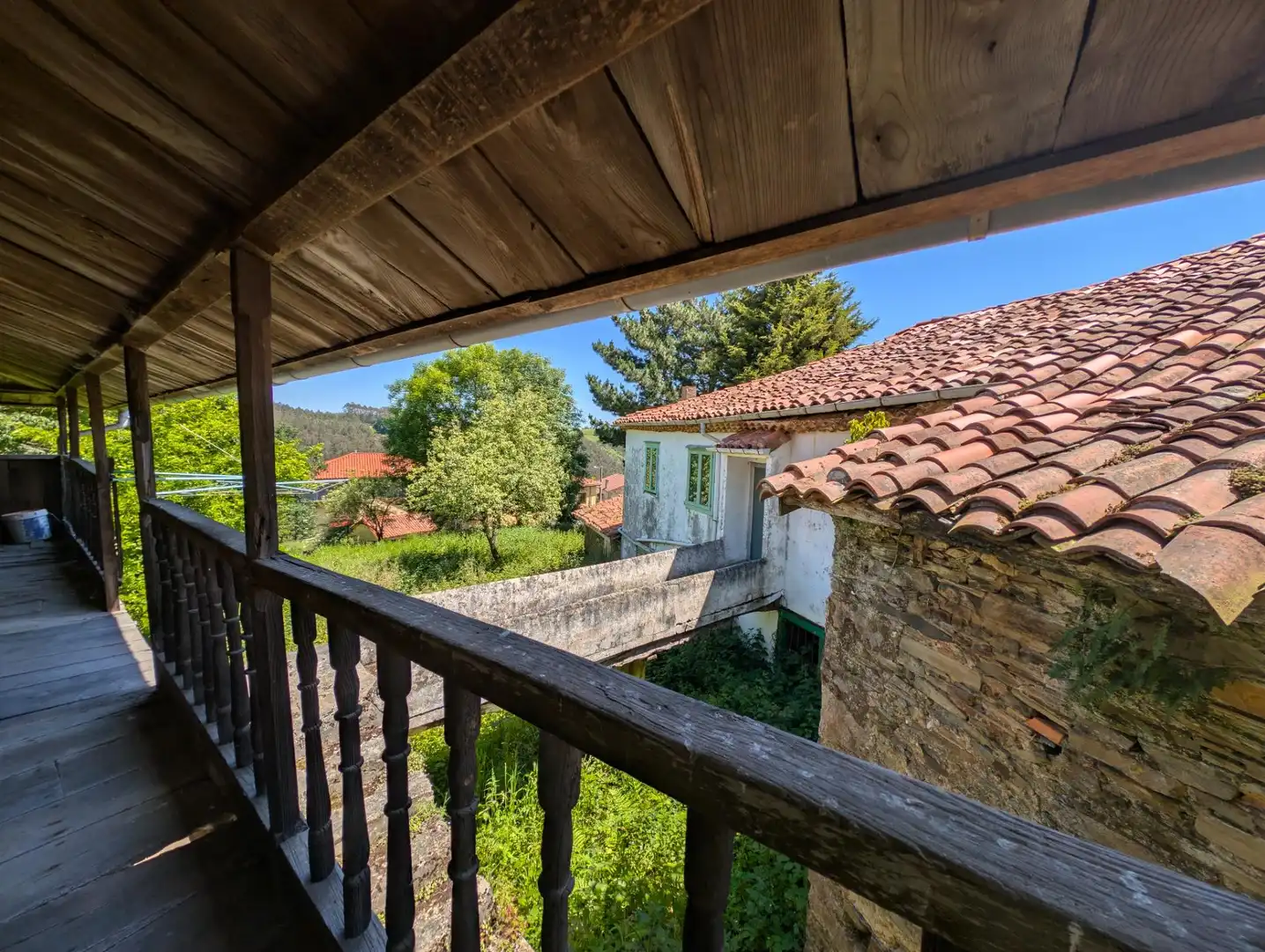 Vista exterior de Casa o chalet en venta en Salas con Jardín privado, Terraza y Trastero
