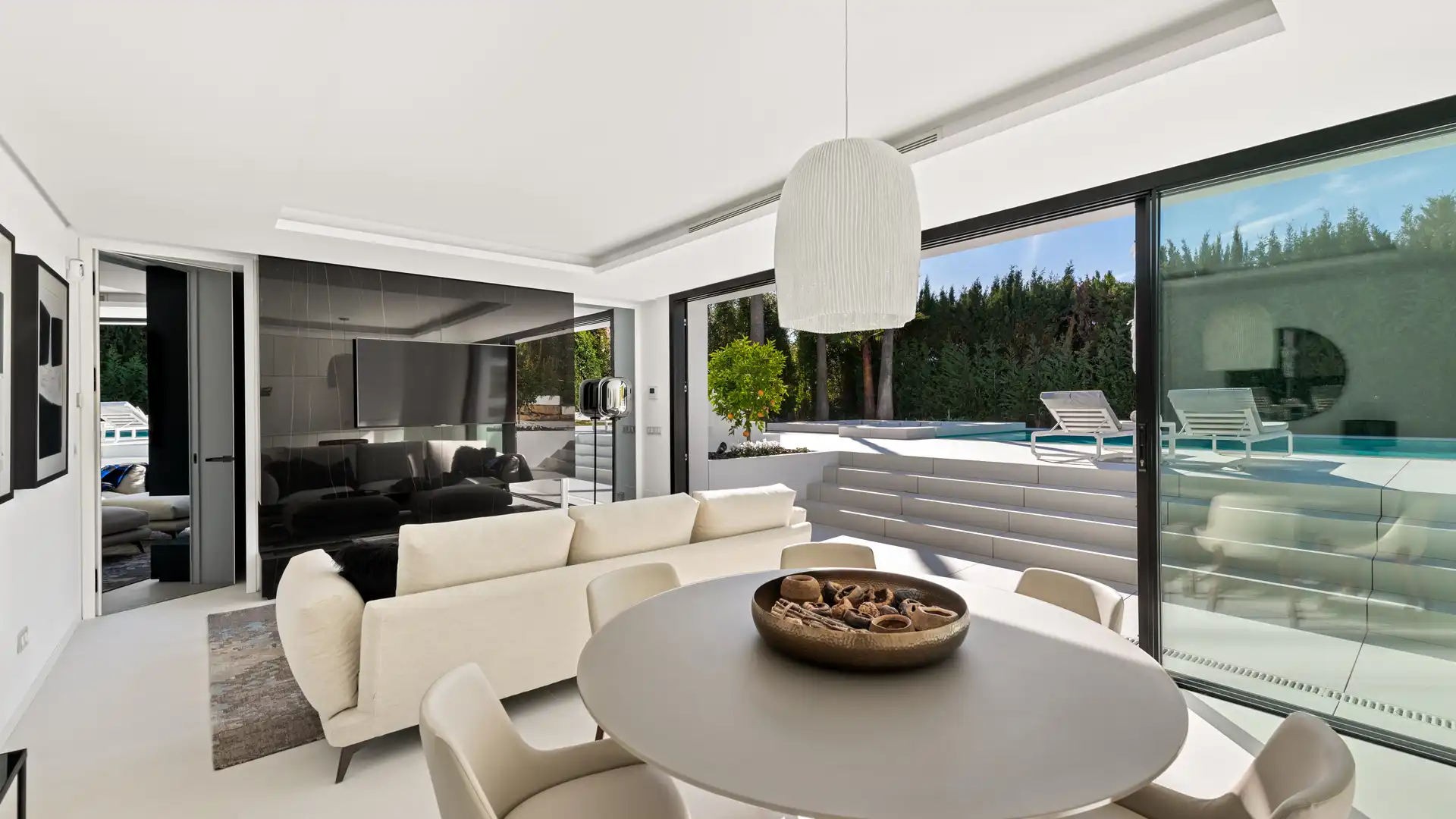 Sala de estar de Casa o chalet en venta en Marbella con Calefacción, Terraza y Trastero