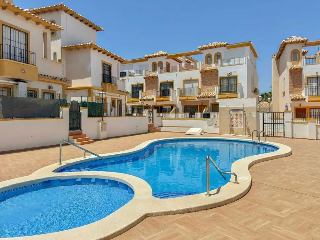 Adossat amb balcó en venda a Orihuela Costa, imagen 2