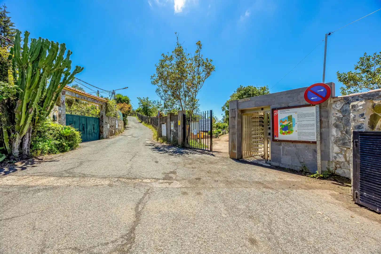Vista exterior de Casa o xalet en venda en Valleseco amb Jardí privat, Terrassa i Traster