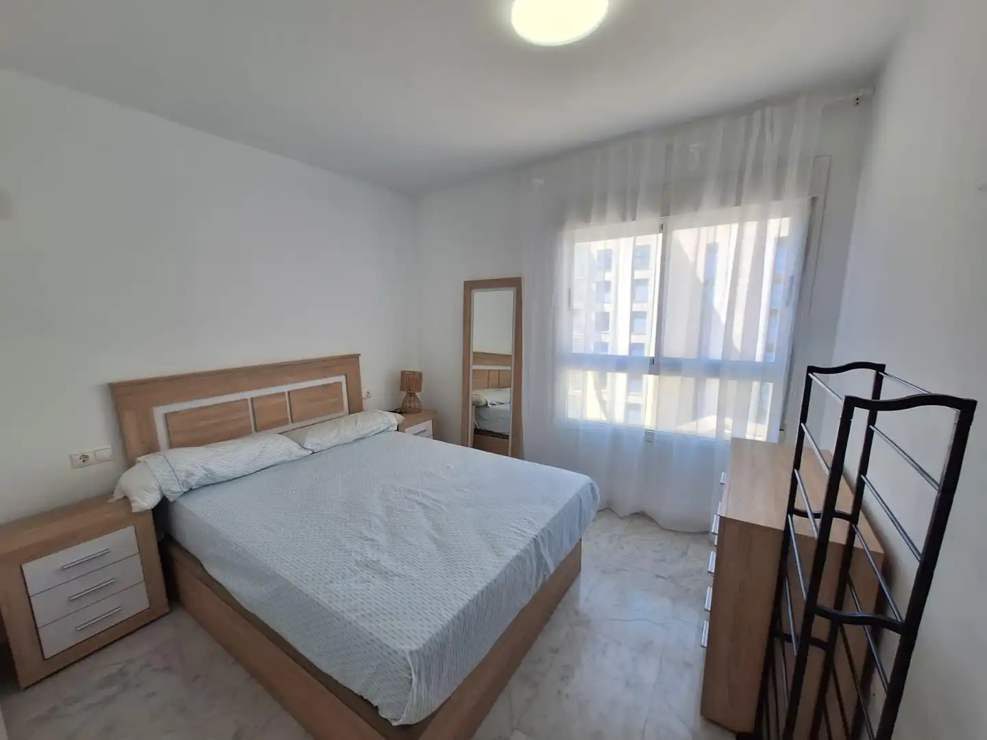 Habitación de Apartamento de alquiler en Alicante / Alacant con Jardín privado, Terraza y Piscina comunitaria