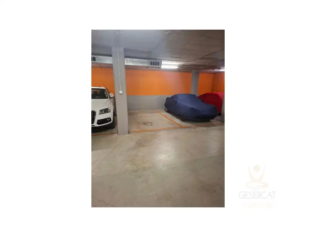 Aparcament de Garatge en venda en Sant Cugat del Vallès