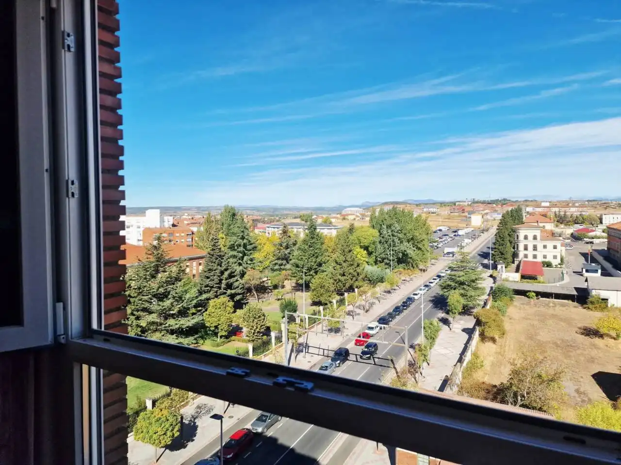 Außenansicht von Dachboden zum Verkauf in León Capital  mit Heizung, Parkett und Terrasse