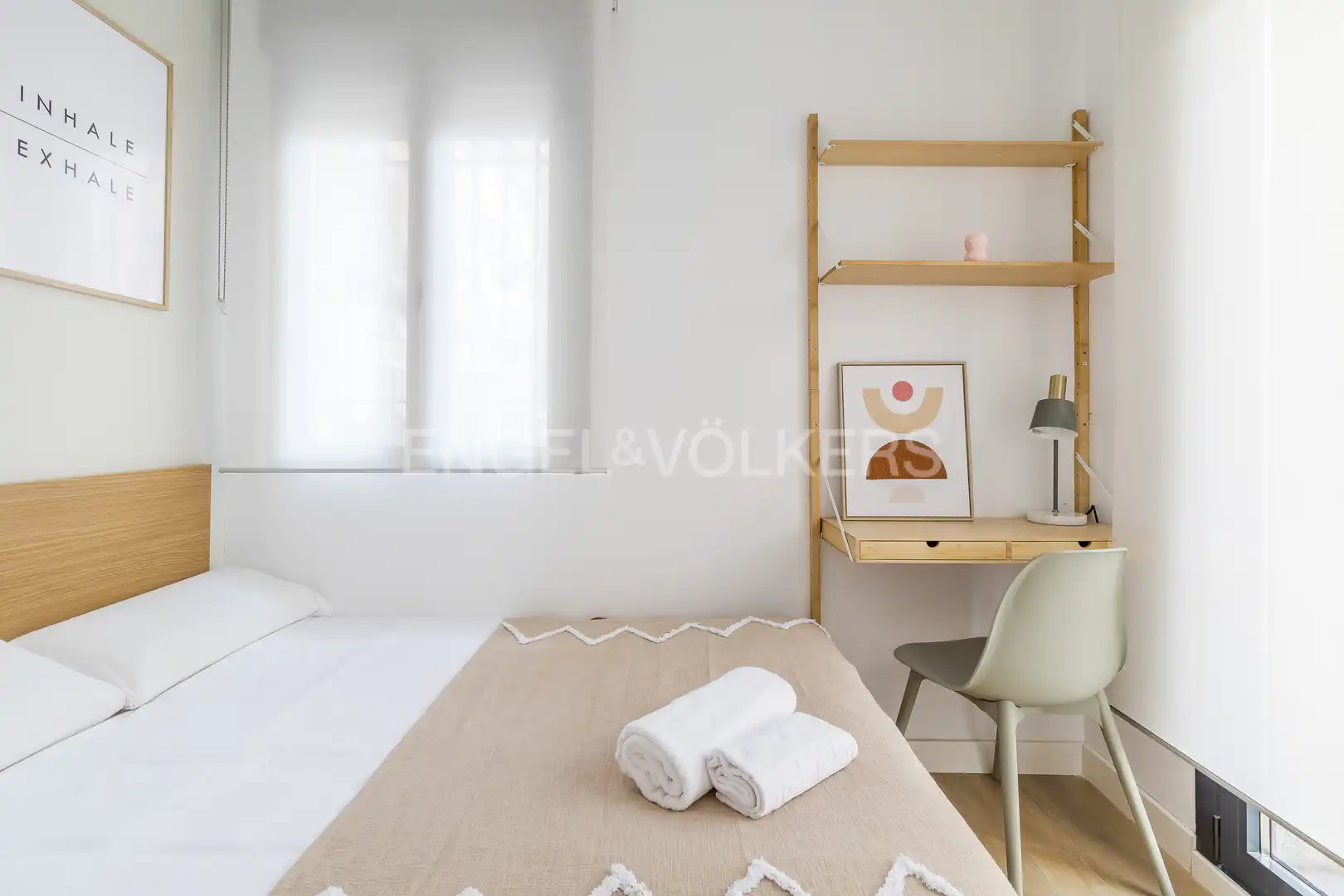 Dormitori de Apartament de lloguer en Madrid amb Aire condicionat, Calefacció i Moblat