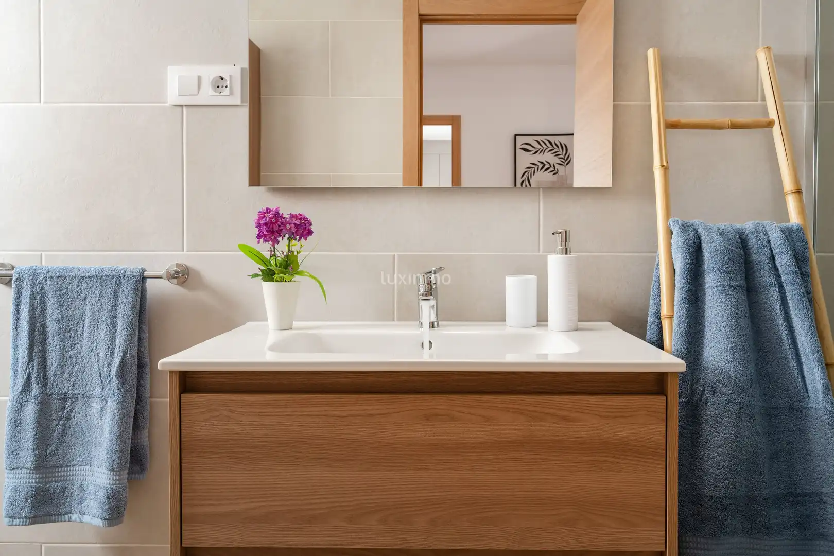 Badezimmer von Dachboden zum Verkauf in Jávea / Xàbia mit Klimaanlage, Abstellraum und Balkon