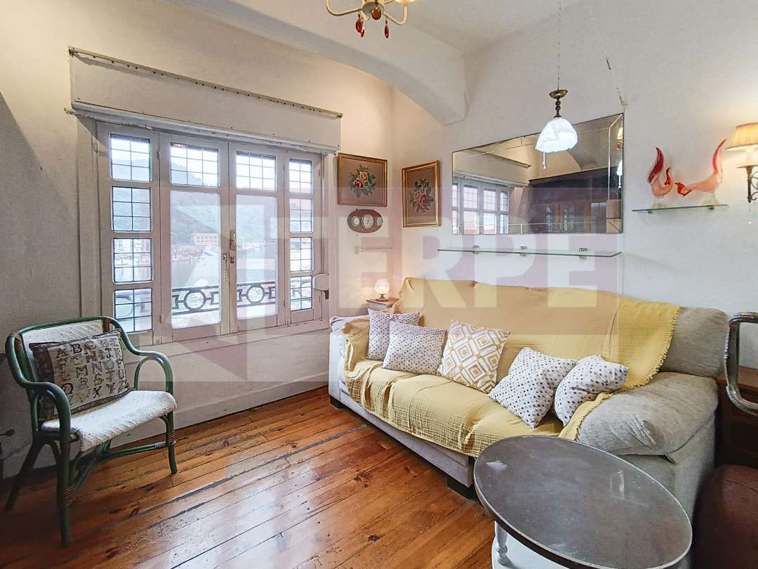 Sala de estar de Piso en venta en Pasaia con Balcón