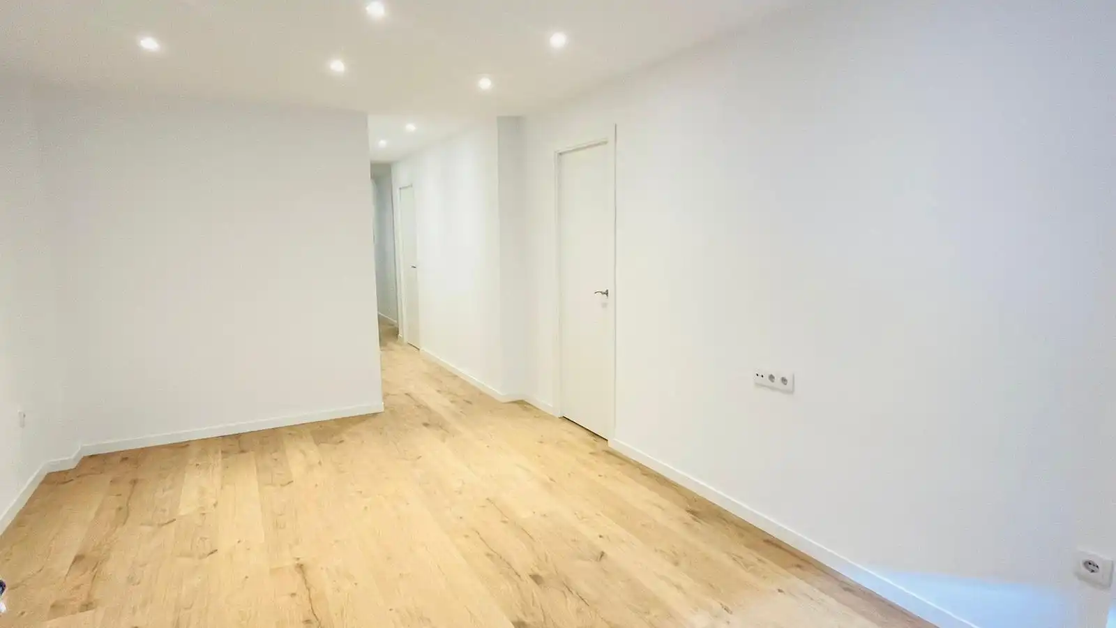 Wohnung zum Verkauf in Carcaixent mit Parkett, Terrasse und Abstellraum