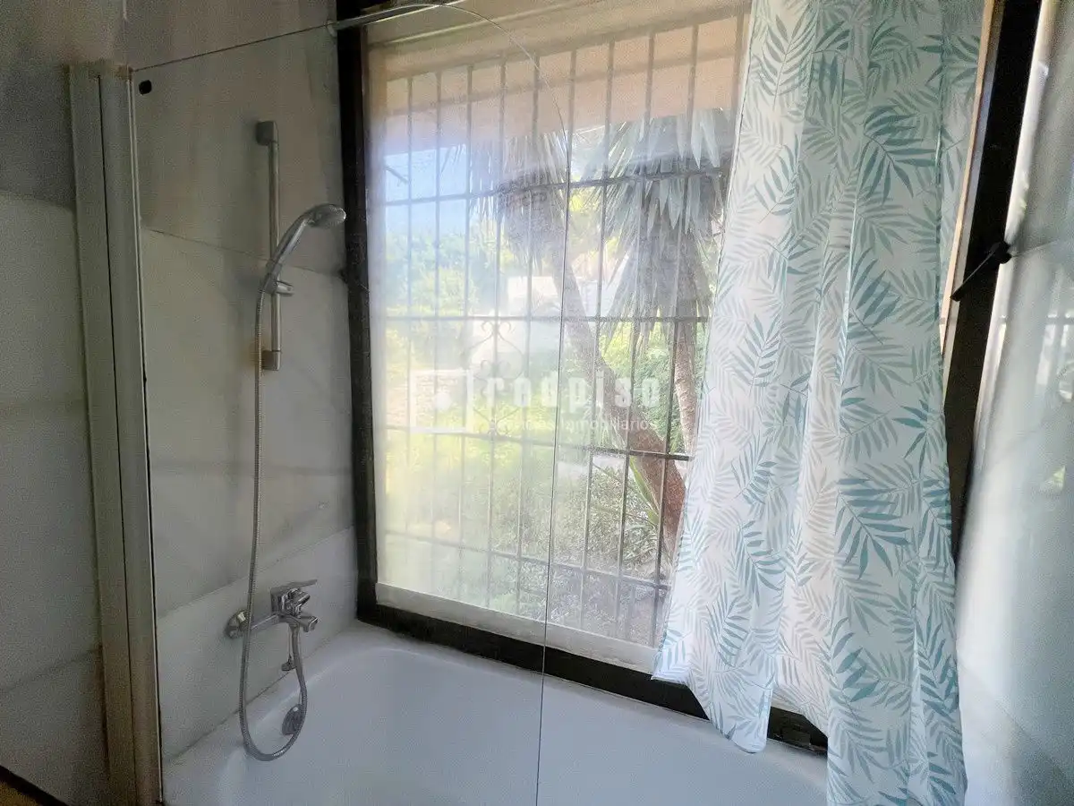 Baño de Casa o chalet en venta en Málaga con Aire acondicionado, Jardín privado y Terraza
