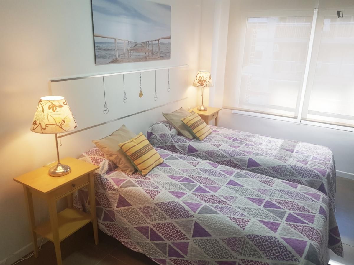 Study to rent in Mont-Olivet