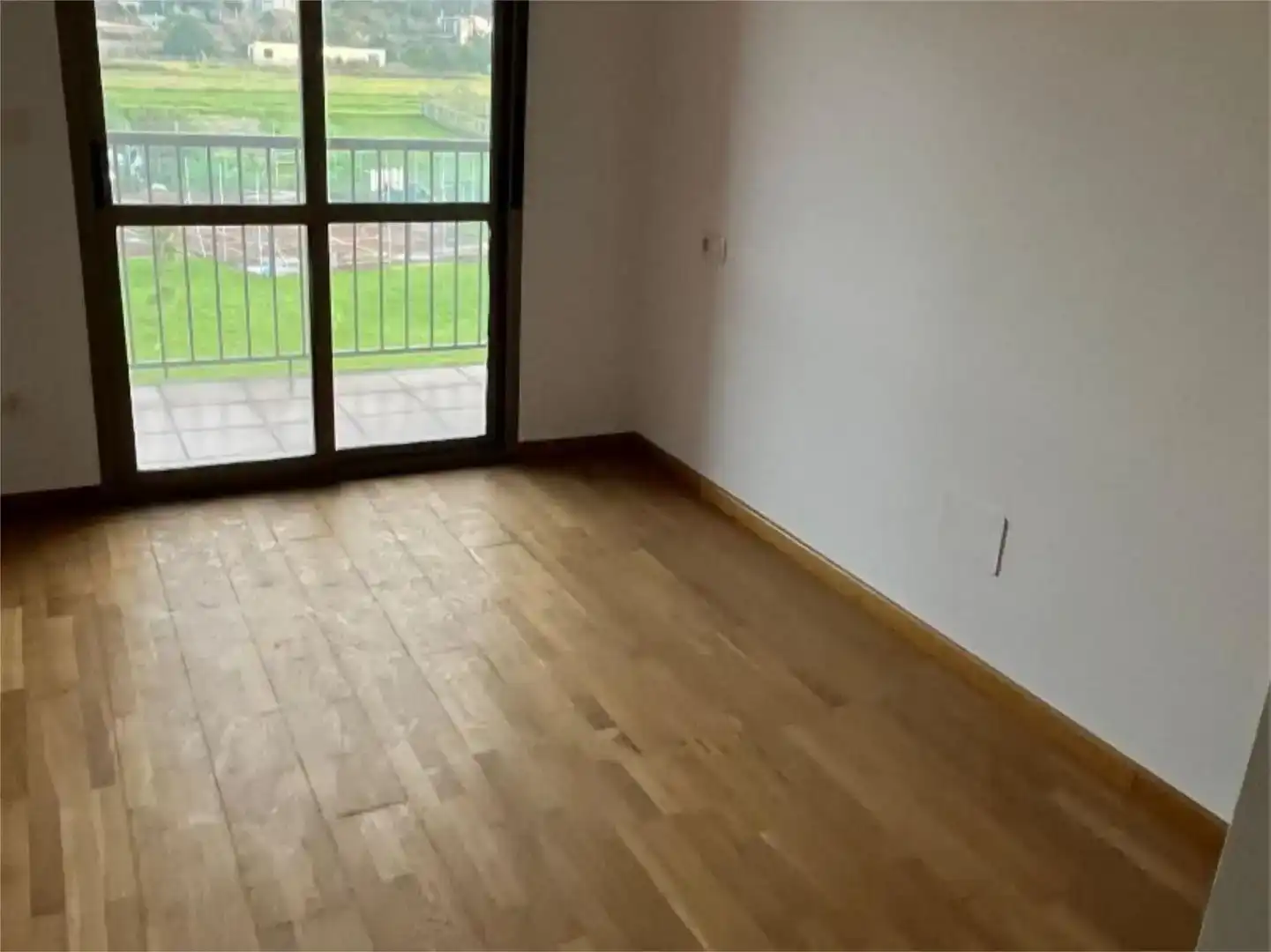 Dormitori de Pis en venda en Boiro amb Jardí privat, Parquet i Traster