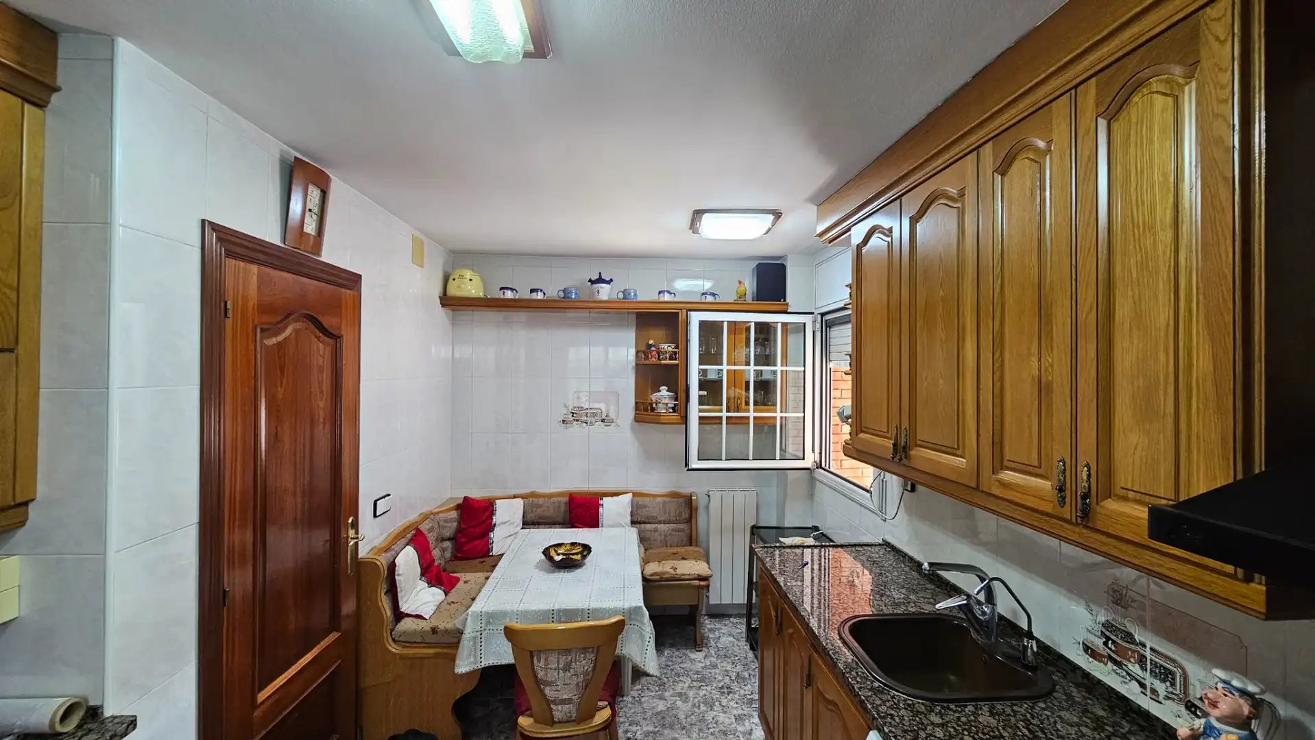 Cuina de Casa adosada en venda en Sabadell amb Aire condicionat, Calefacció i Terrassa