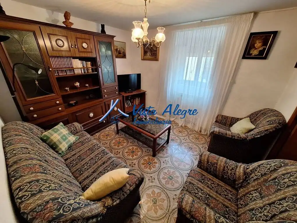 Sala de estar de Casa o chalet en venta en Ollauri con Calefacción, Trastero y Amueblado