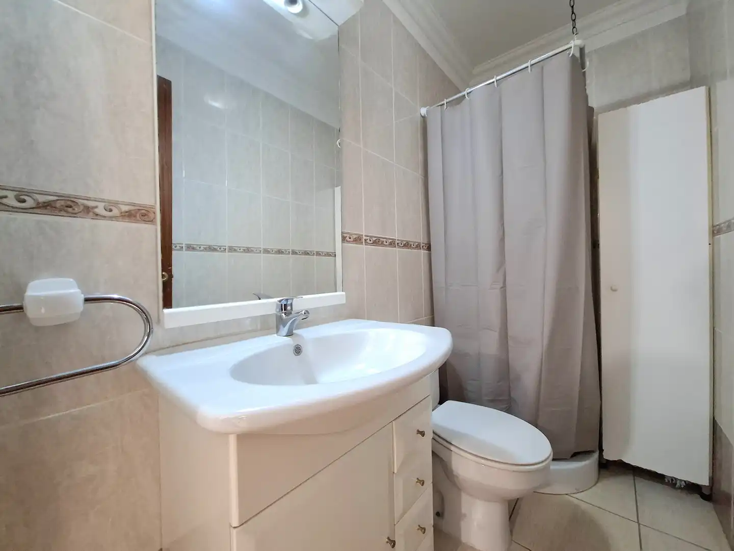 Baño de Piso en venta en Los Realejos con Terraza y Amueblado