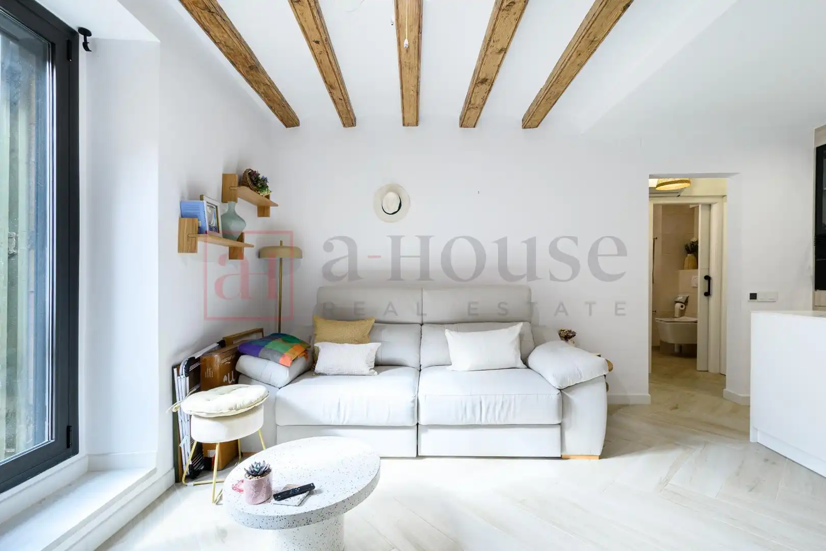 Living room of Flat for sale in Barcelona  with Air Conditioner, Heating and Storage room