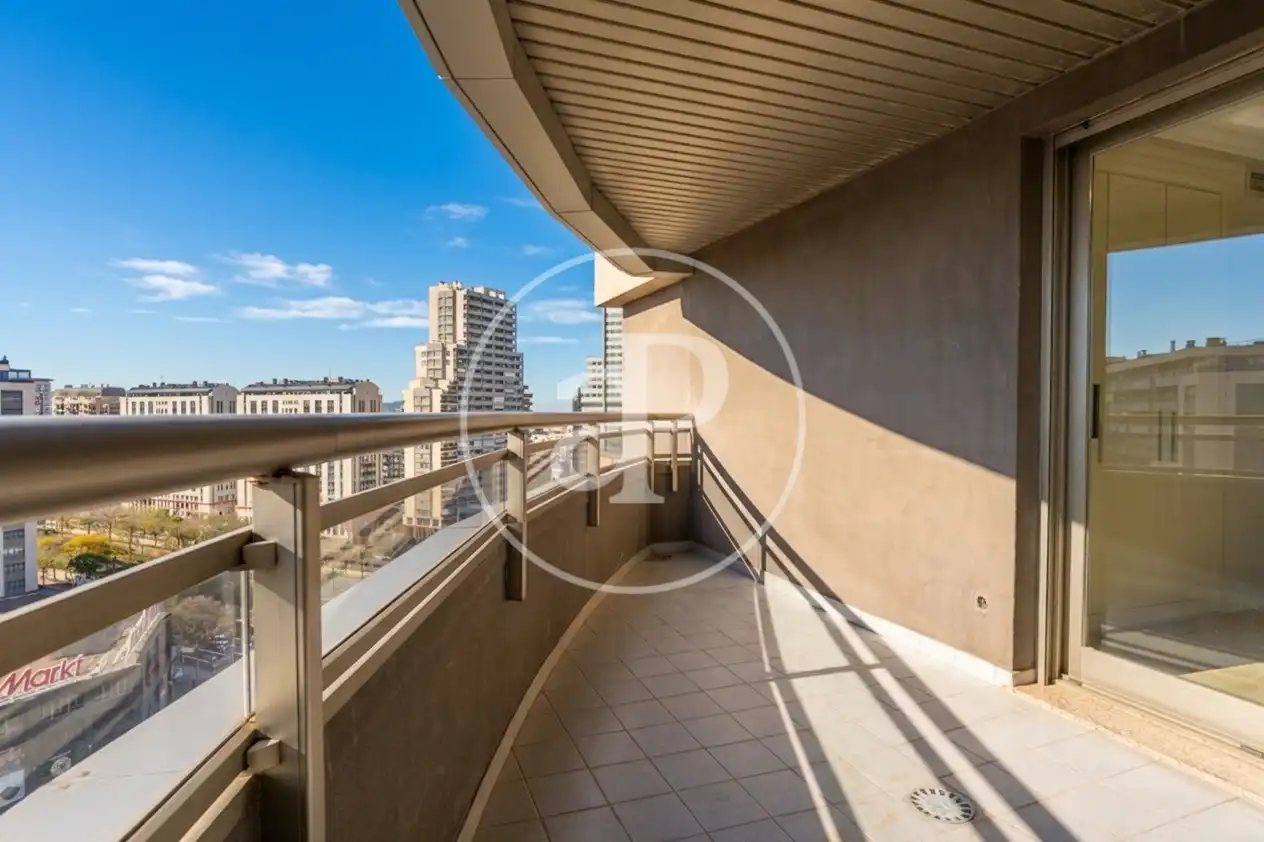 Terrassa de Pis de lloguer en  Valencia Capital amb Aire condicionat, Calefacció i Terrassa