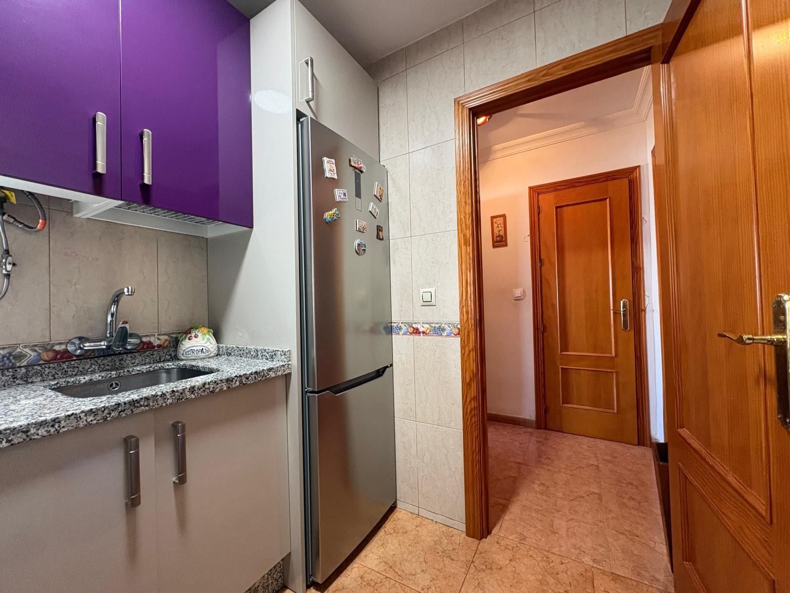 Kitchen of Flat for sale in  Sevilla Capital  with Air Conditioner, Terrace and Storage room