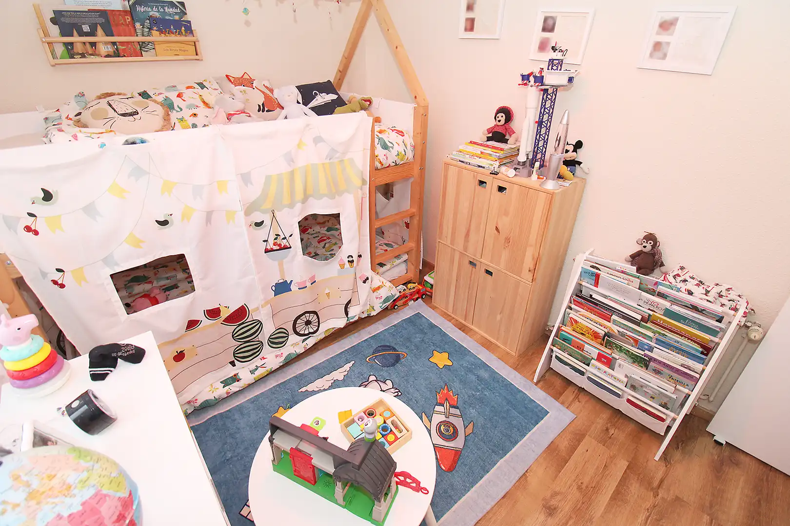 Bedroom of Houses for sale in Torremocha de Jarama  with Air Conditioner, Heating and Private garden
