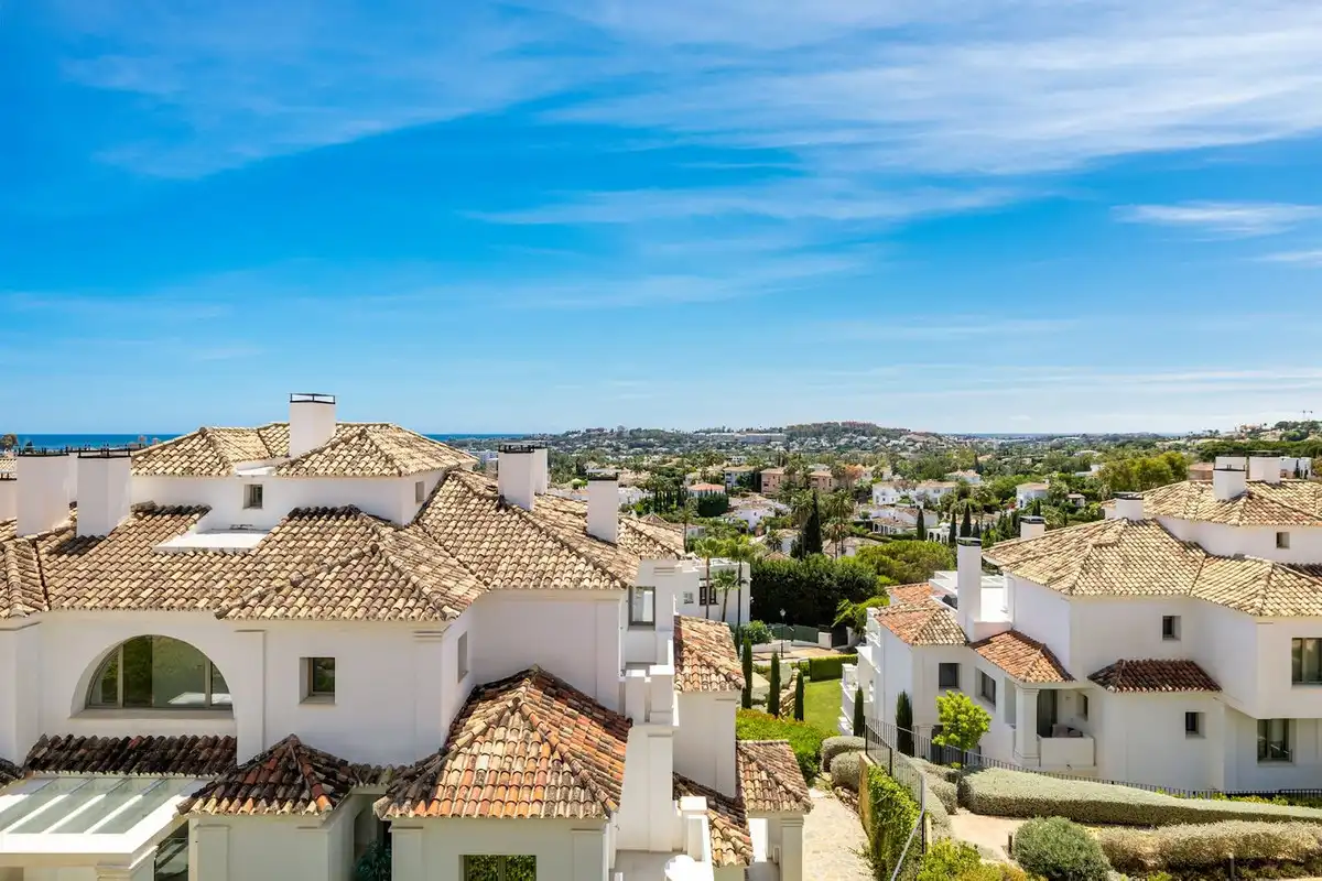 Vista exterior de Pis en venda en Marbella amb Aire condicionat, Traster i Sauna
