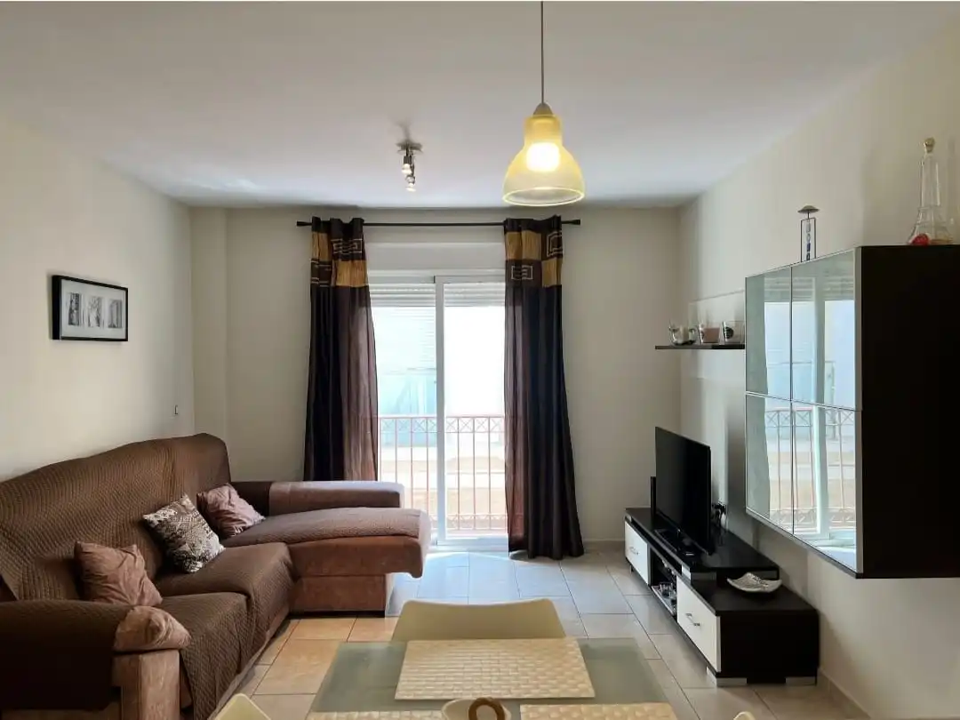 Sala d'estar de Apartament de lloguer en Fuengirola amb Aire condicionat, Calefacció i Terrassa