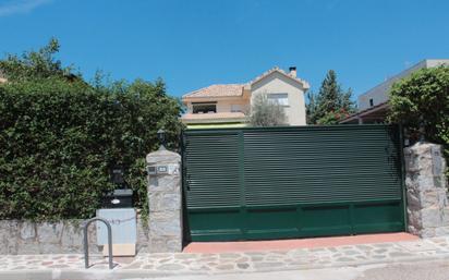 Vista exterior de Casa o xalet en venda en El Boalo - Cerceda – Mataelpino amb Terrassa i Balcó