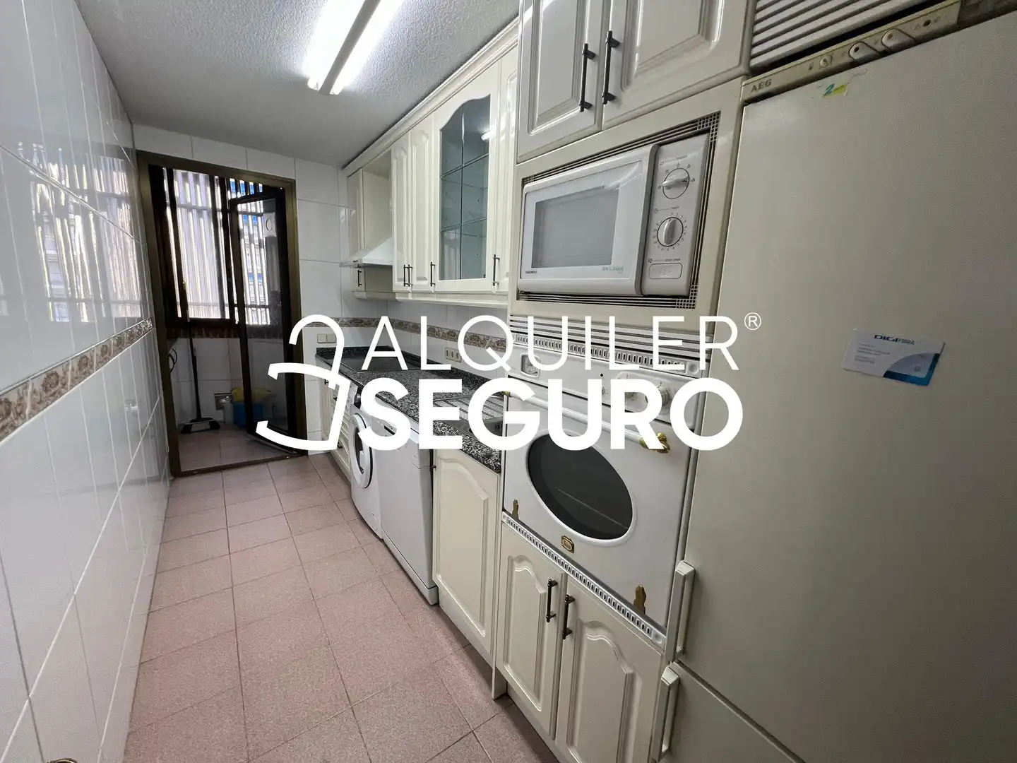 Cocina de Piso de alquiler en Madrid con Aire acondicionado, Calefacción y Piscina
