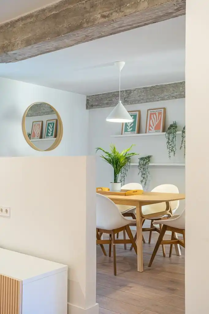 Room in Calle del Arroyo, 30, Valdeacederas