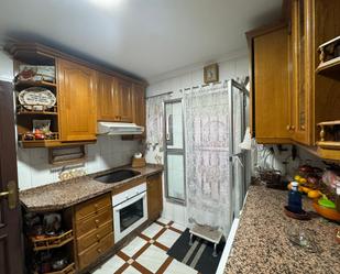 Kitchen of Flat for sale in  Sevilla Capital  with Storage room