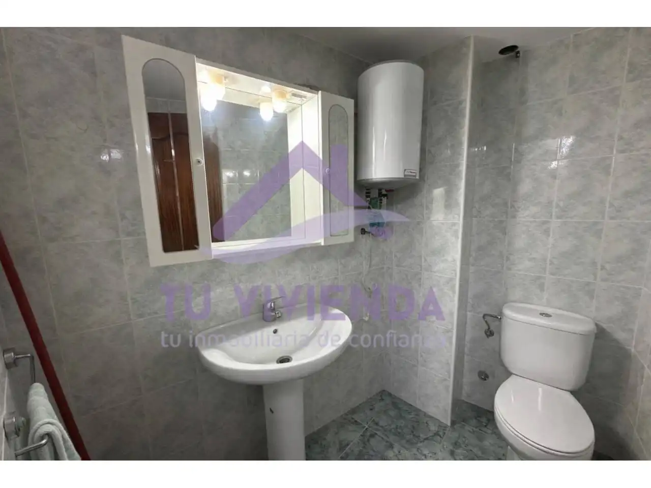 Badezimmer von Geschaftsraum zum Verkauf in Saldaña
