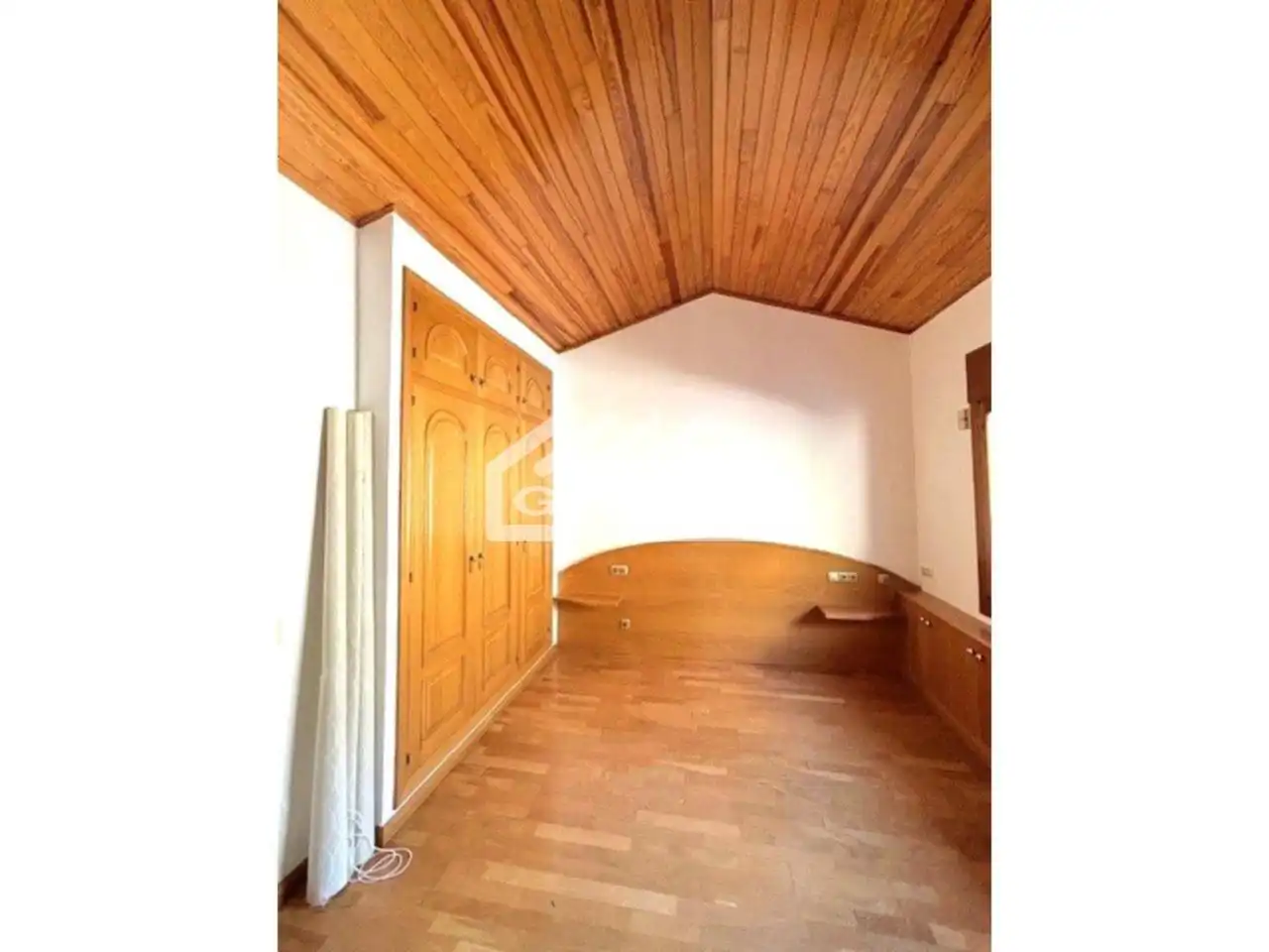 Habitación de Casa adosada en venta en Escaldes – Engordany con Calefacción y Jardín privado