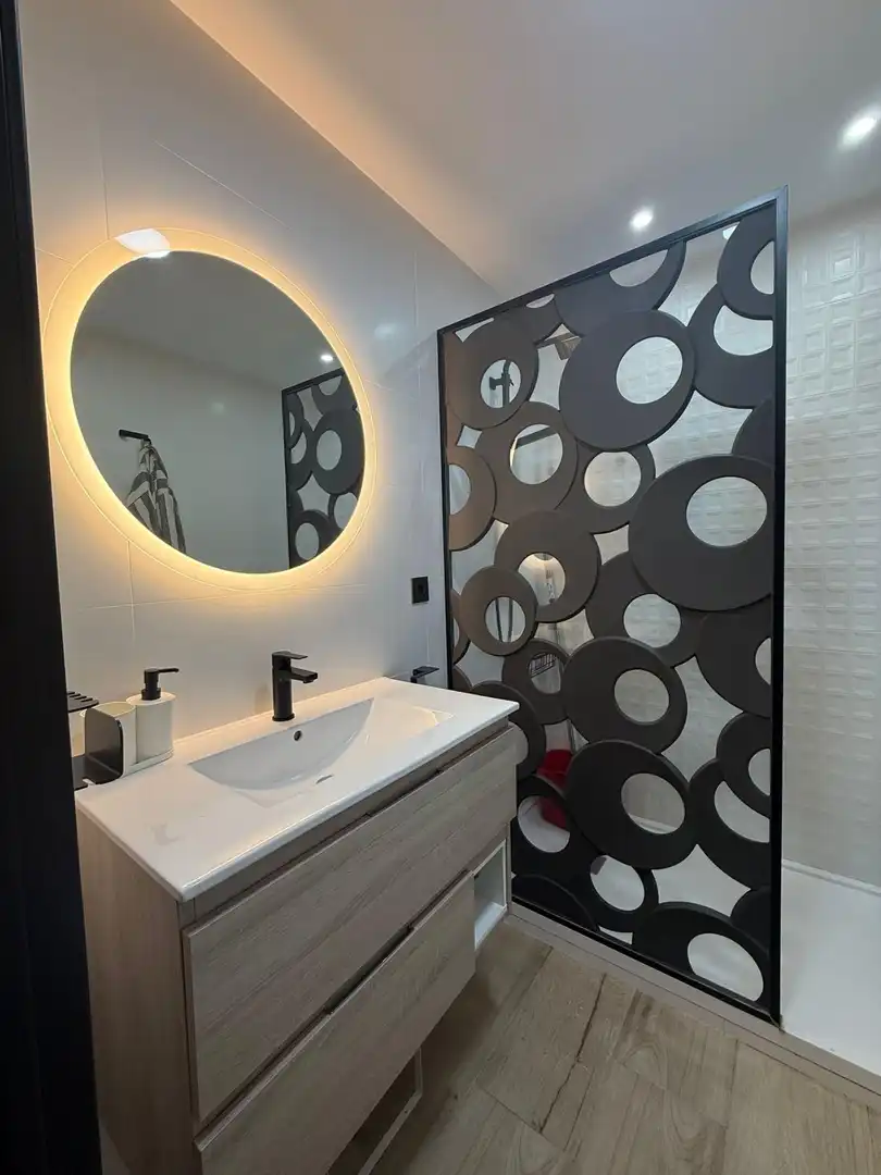 Baño de Piso de alquiler en Cádiz con Aire acondicionado, Calefacción y Terraza