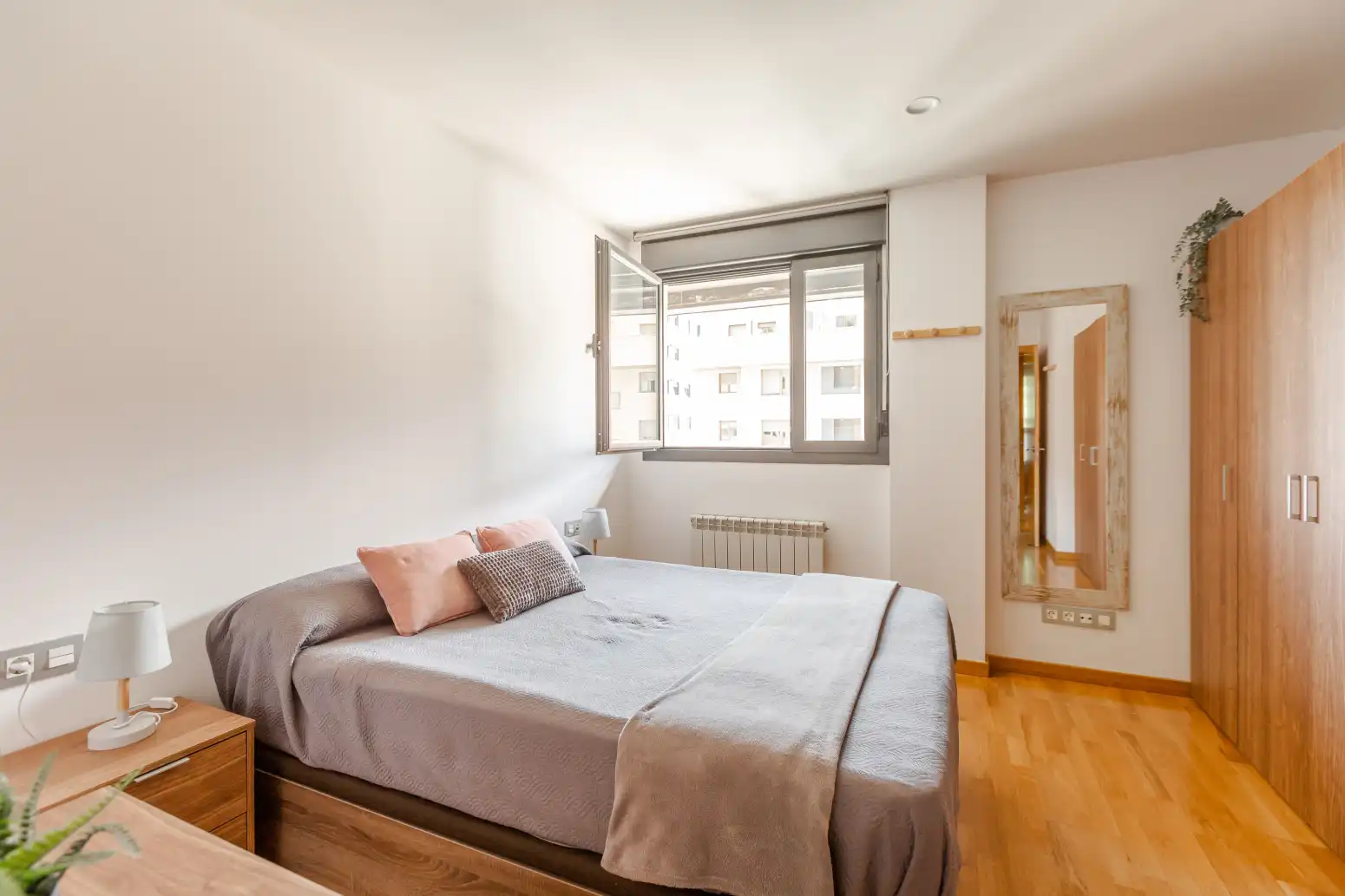 Habitación de Ático en venta en Huarte / Uharte con Calefacción, Parquet y Terraza
