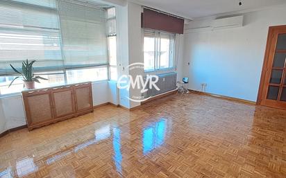 Living room of Flat for sale in Zamora Capital   with Air Conditioner, Heating and Parquet flooring