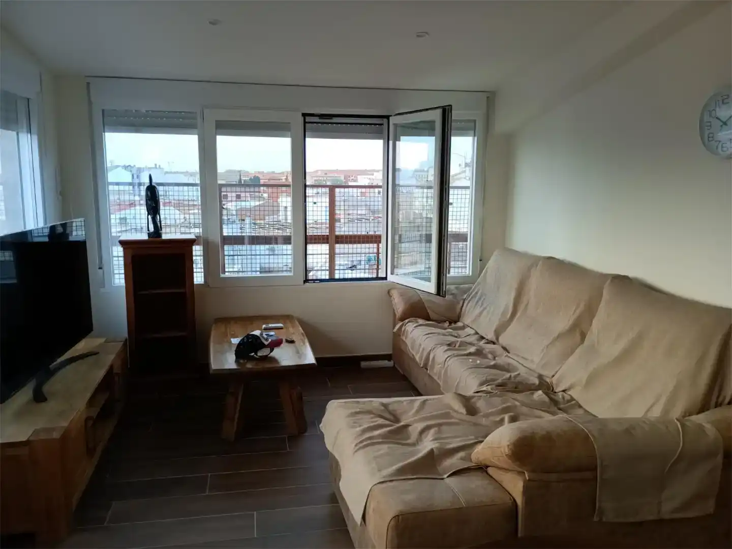 Sala d'estar de Àtic de lloguer en Ciudad Real Capital amb Aire condicionat i Balcó