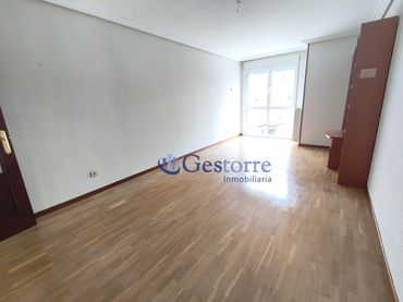 Piso con ascensor en venta en Oviedo - CARLOS CASANUEVA VARAS