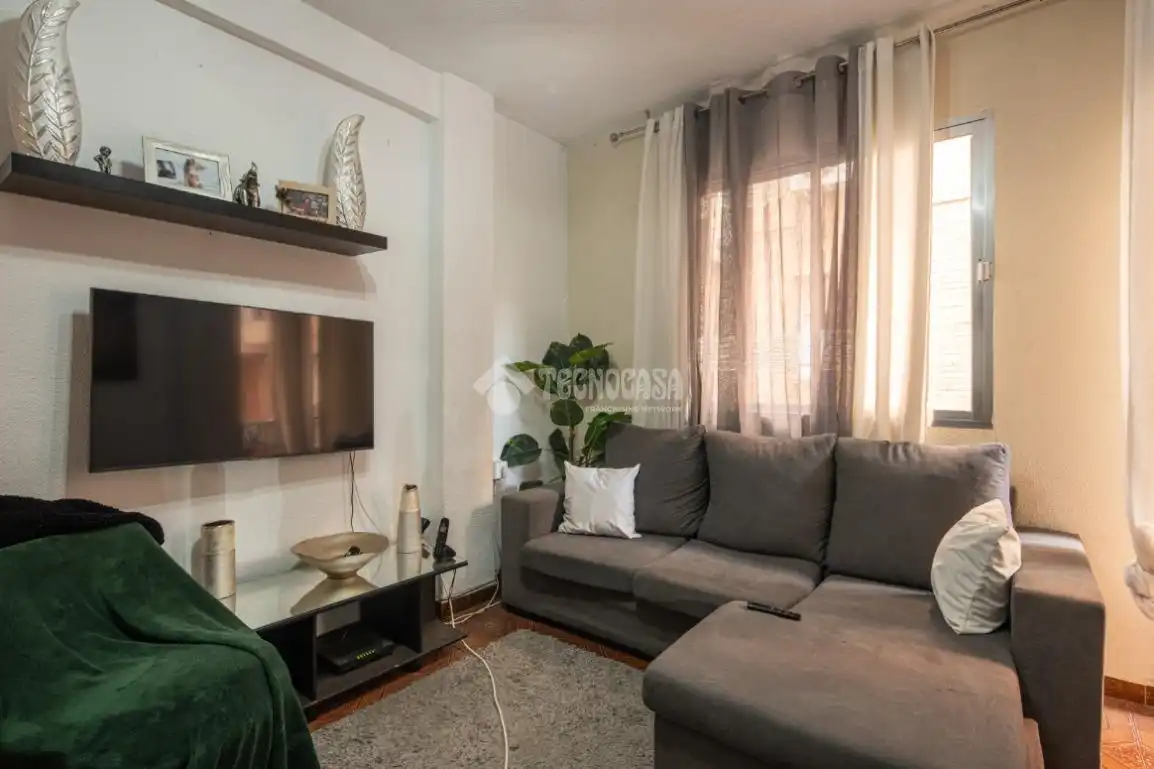 Living room of Flat for sale in Granada  with Balcony