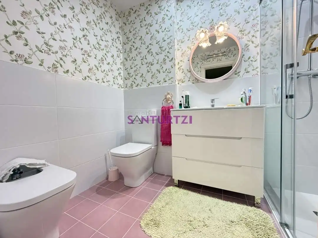 Baño de Piso en venta en Portugalete con Calefacción