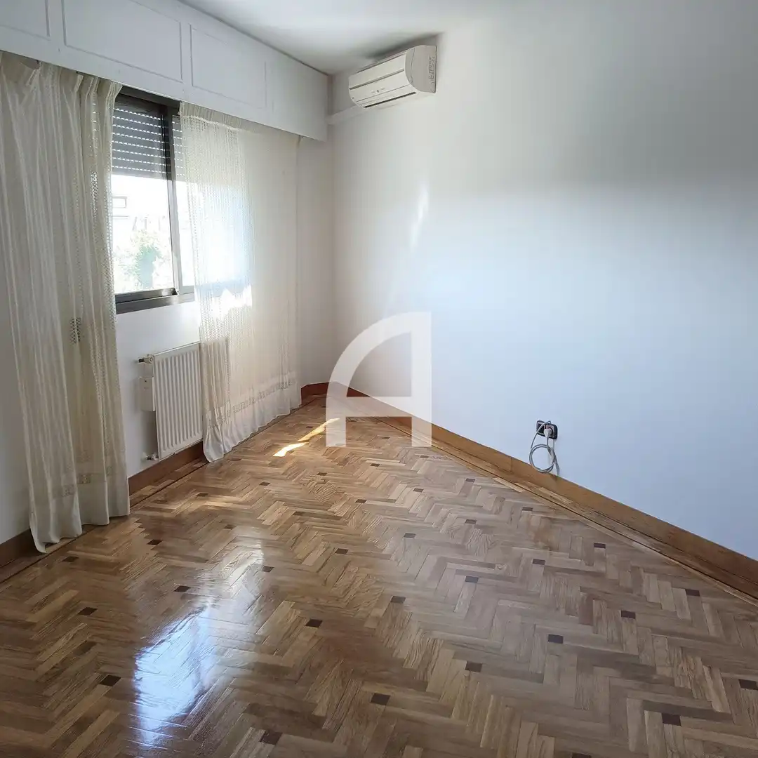 Bedroom of Flat for rent in Madrid  with Air Conditioner, Heating and Terrace
