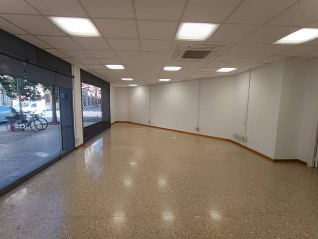 Local comercial en Alquiler en d'Enric Borràs en Centre