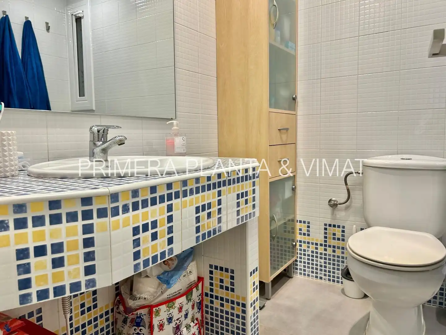 Badezimmer von Erdgeschoss zum Verkauf in Canet de Mar mit Klimaanlage, Heizung und Terrasse