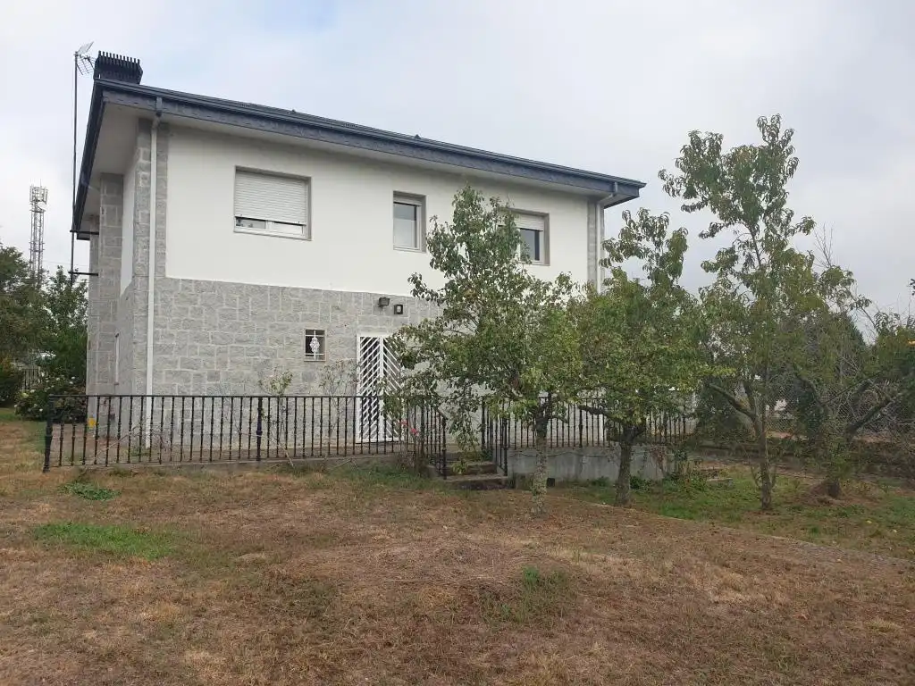 Vista exterior de Casa o xalet en venda en Parada de Sil amb Calefacció, Parquet i Terrassa