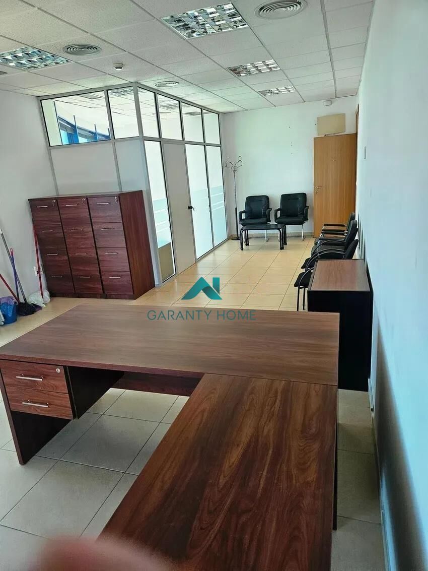 Oficina de lloguer en  Sevilla Capital amb Aire condicionat i Calefacció