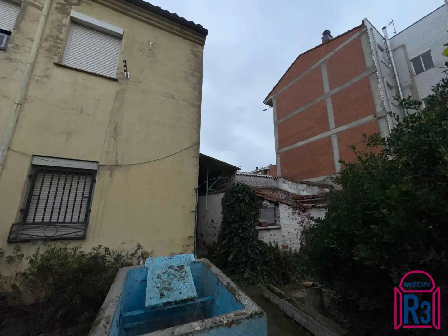 Casa o xalet en venda en León Capital  amb Calefacció i Jardí privat