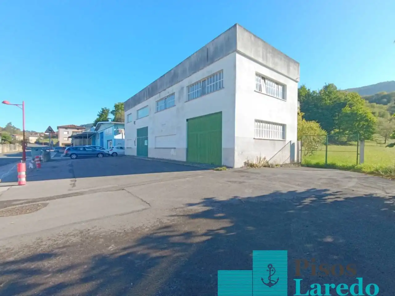 Vista exterior de Nave industrial en venta en Ampuero